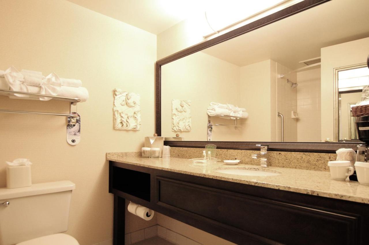 Ramada By Wyndham Minneapolis Airport - Eagan Oda fotoğraf