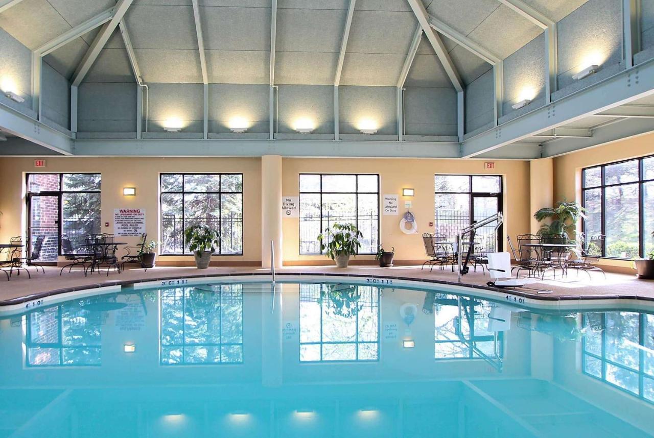 Ramada By Wyndham Minneapolis Airport - Eagan Dış mekan fotoğraf