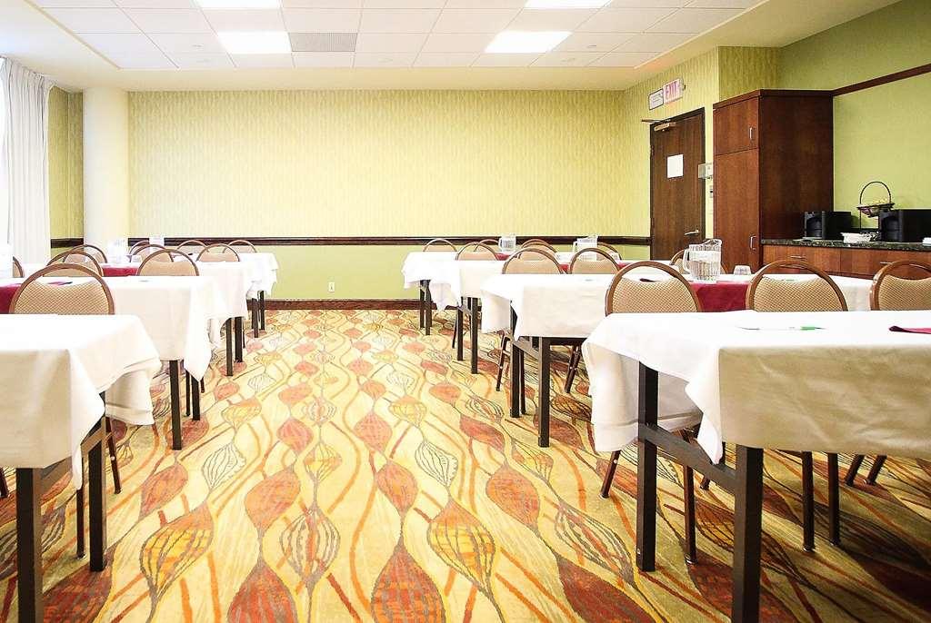 Ramada By Wyndham Minneapolis Airport - Eagan Konforlar fotoğraf
