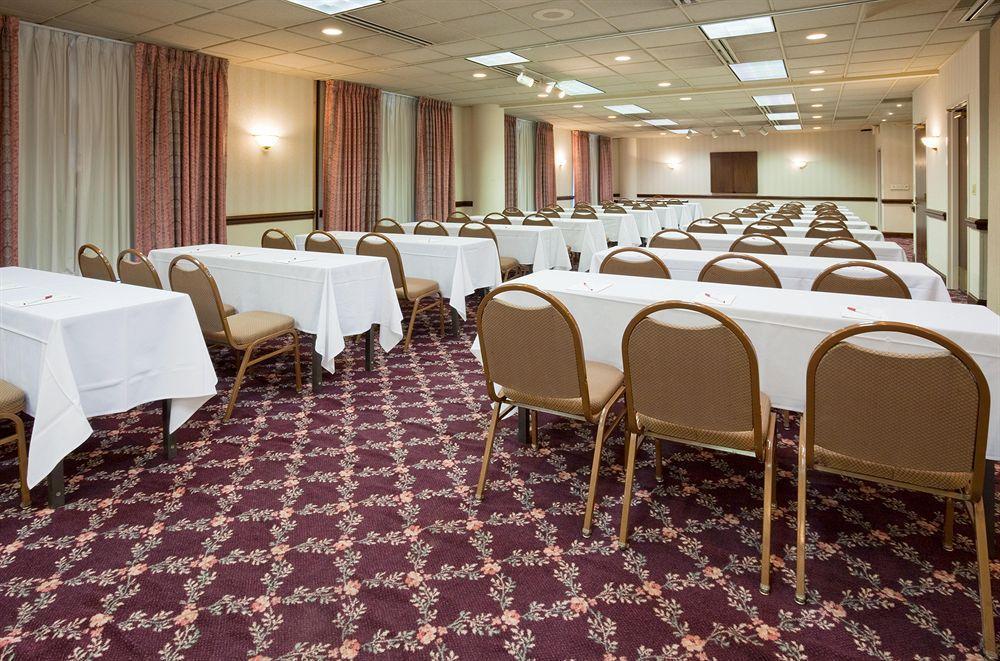 Ramada By Wyndham Minneapolis Airport - Eagan Konforlar fotoğraf