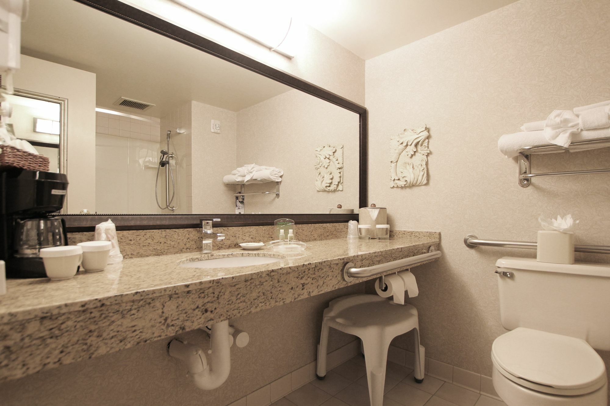 Ramada By Wyndham Minneapolis Airport - Eagan Dış mekan fotoğraf